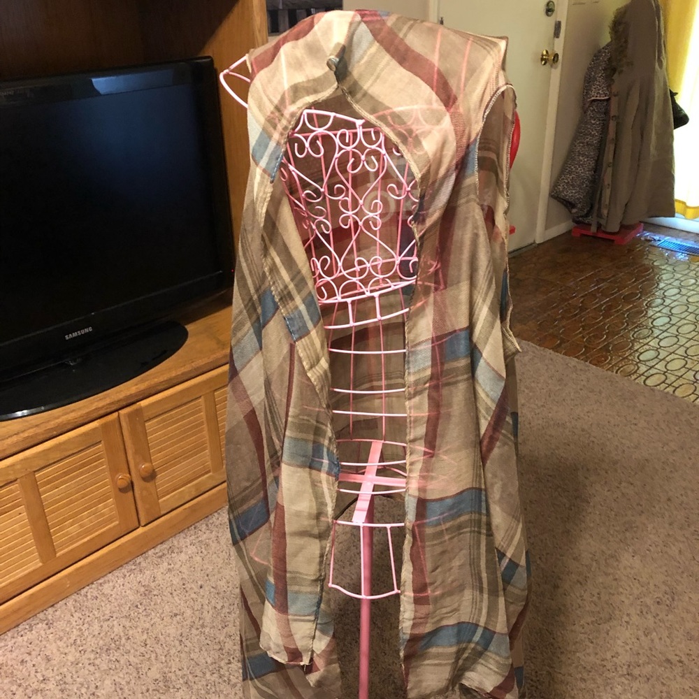 Flowing vest